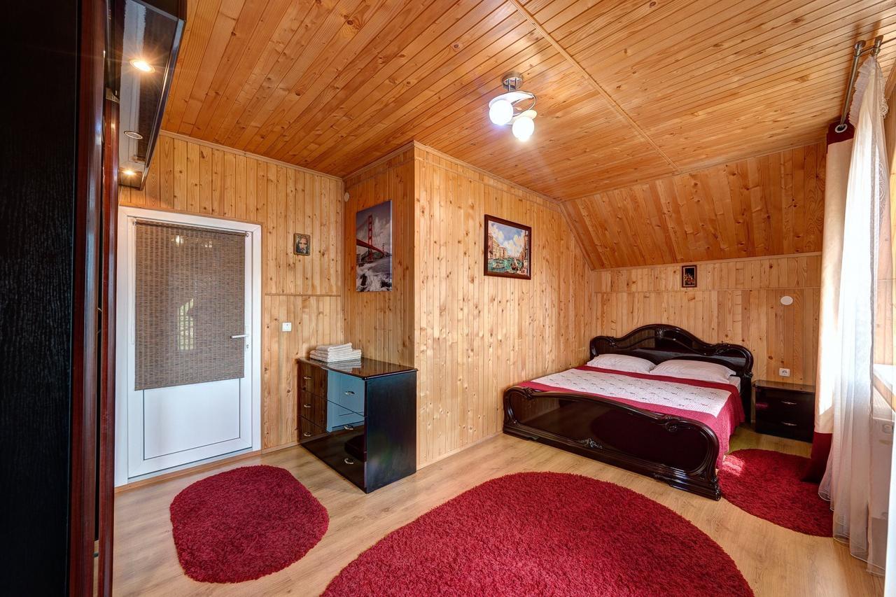 Guest House Velet Bukovel Ngoại thất bức ảnh